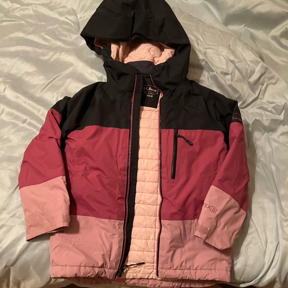 LL Bean size 5/6 (M) girls winter coat.